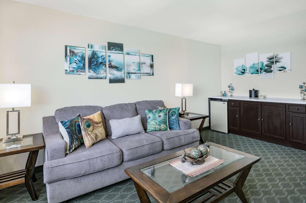 Wyndham Garden Kenosha Harborside Hotel Ngoại thất bức ảnh