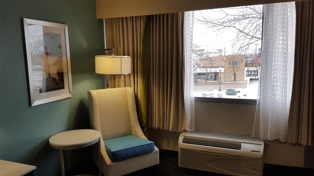 Wyndham Garden Kenosha Harborside Hotel Ngoại thất bức ảnh