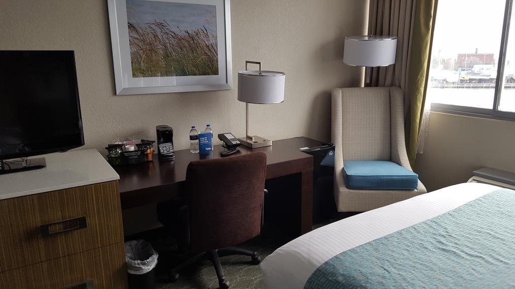 Wyndham Garden Kenosha Harborside Hotel Ngoại thất bức ảnh